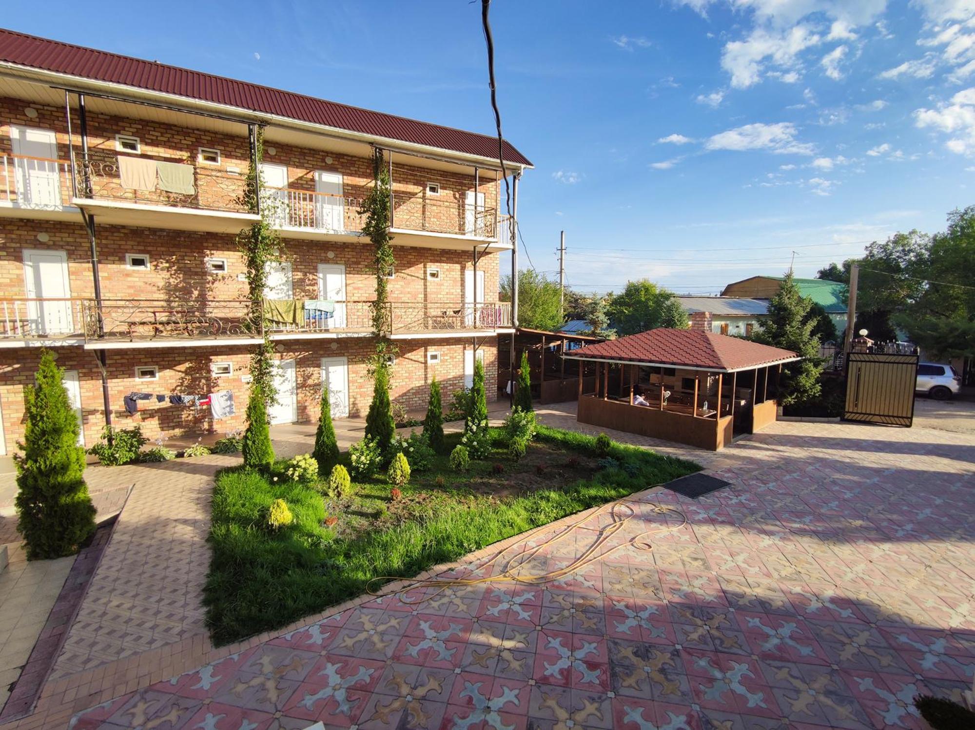 Hotel Адилет Cholpon-Ata Exterior foto