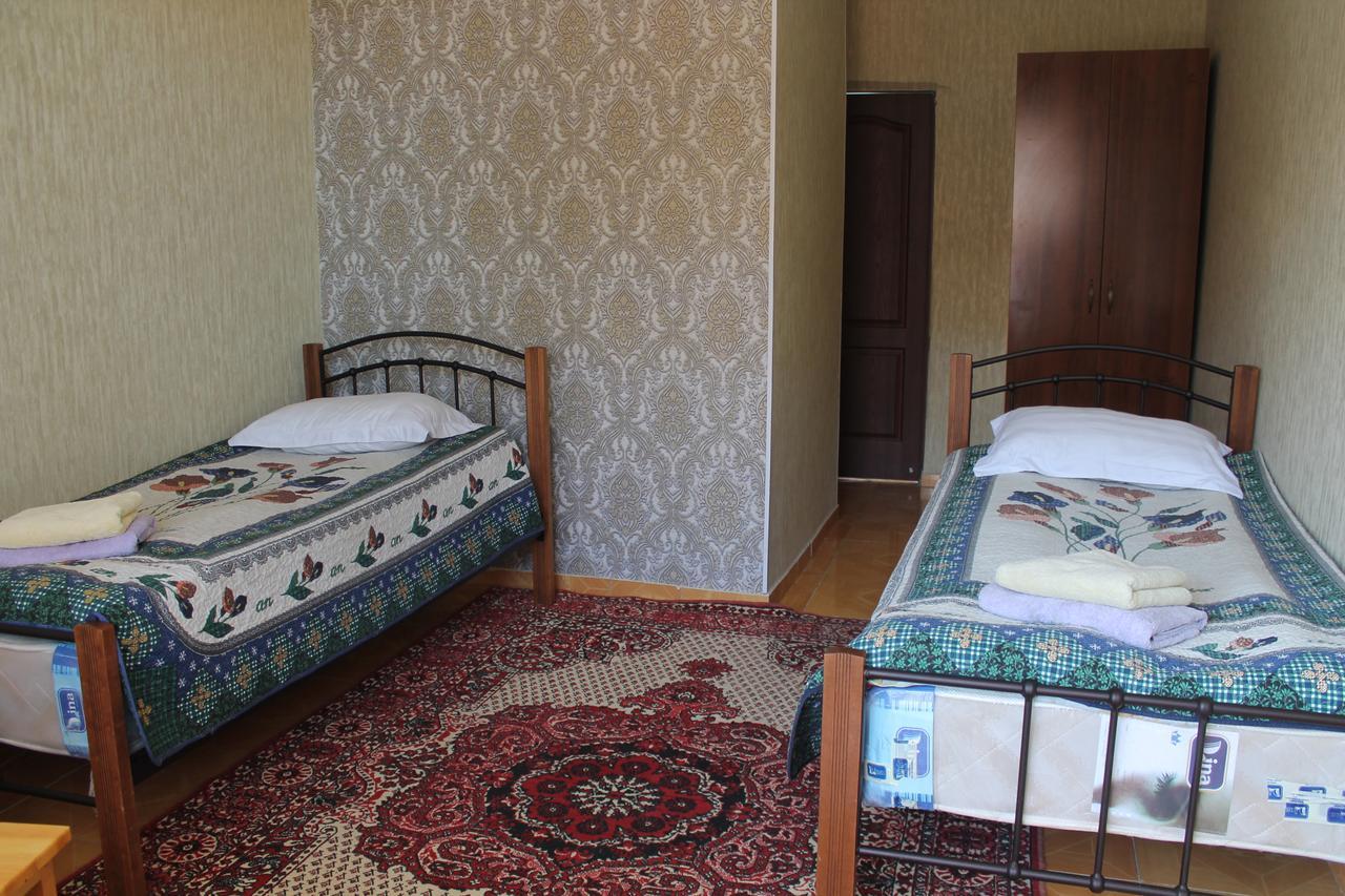 Hotel Адилет Cholpon-Ata Exterior foto