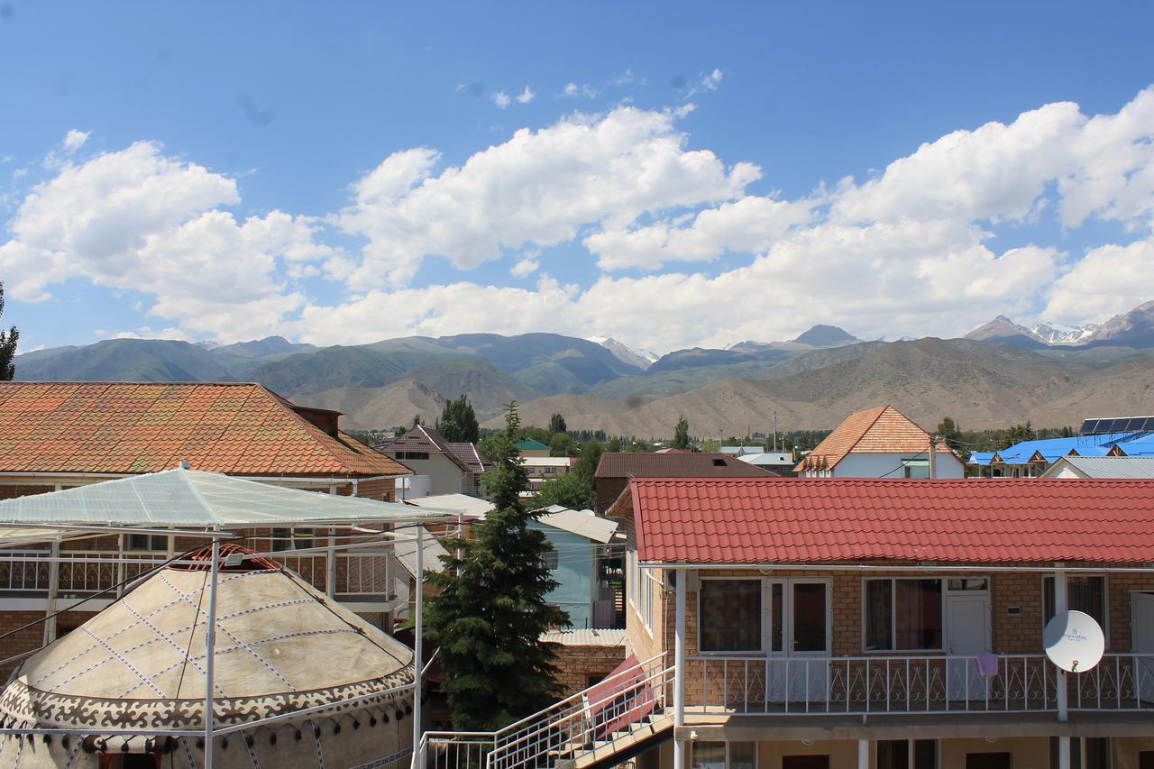 Hotel Адилет Cholpon-Ata Exterior foto