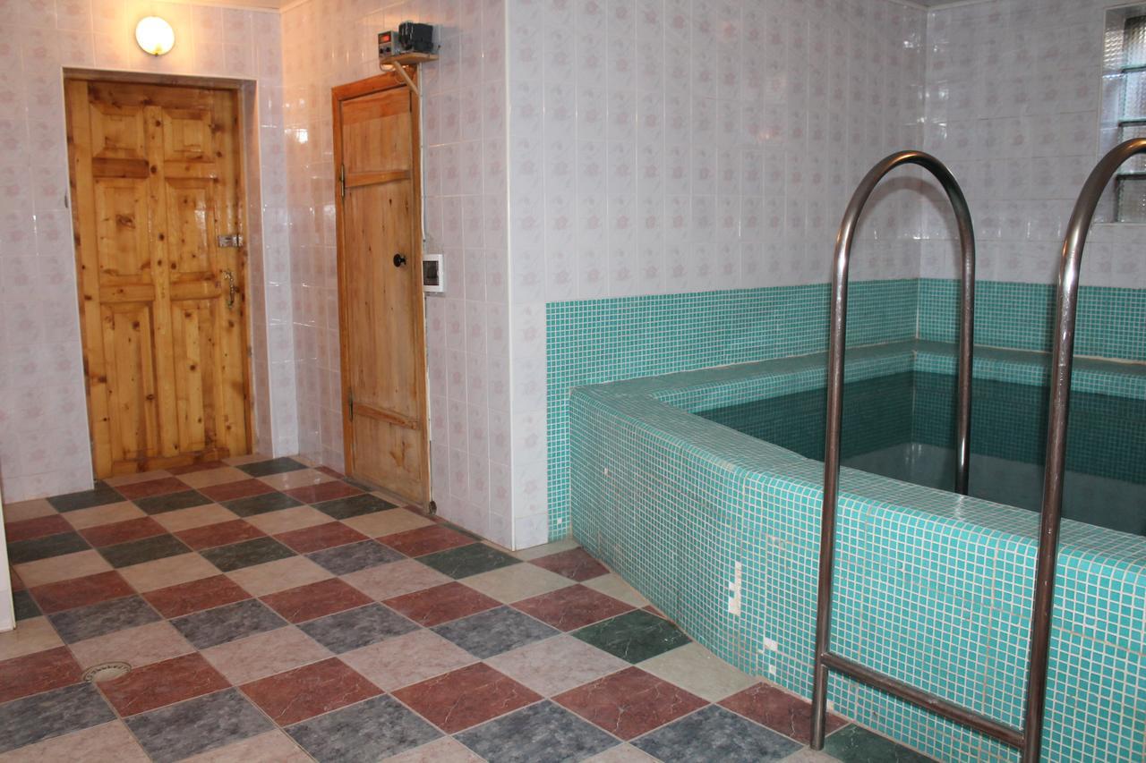 Hotel Адилет Cholpon-Ata Exterior foto
